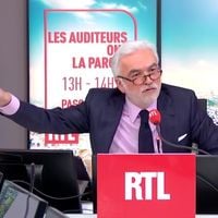 "Je peux m'en aller !" : Adrien Quatennens et Pascal Praud se menacent mutuellement de quitter le studio de RTL