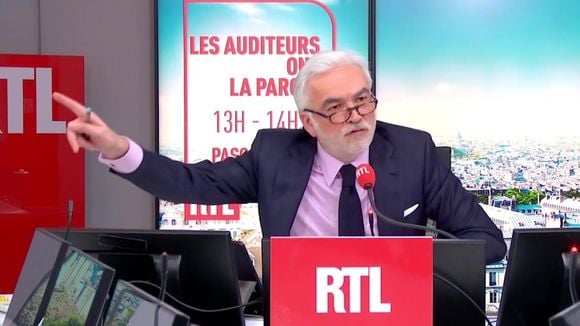 "Je peux m'en aller !" : Adrien Quatennens et Pascal Praud se menacent mutuellement de quitter le studio de RTL