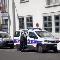 Une journaliste de "L'obs" verbalisée à tort hier par la police pendant un reportage sur le vote anti-Macron