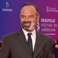 "Dans l'ombre" : France Télévisions va adapter le thriller politique d'Édouard Philippe