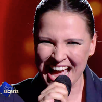 Après son passage dans "La boîte à secrets" sur France 3, Anne Sila décale la sortie de son album