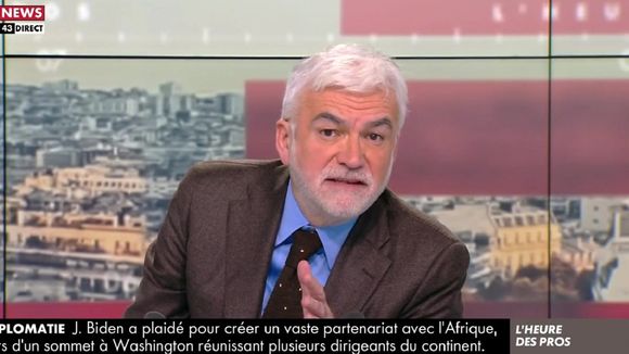 "Ils mettent des gens en danger !" : Pascal Praud règle ses comptes avec "Quotidien"