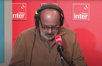 "Ca tape sur le caisson d'être entouré de cons" : Daniel Morin ironise sur l'affaire Denis Brogniart