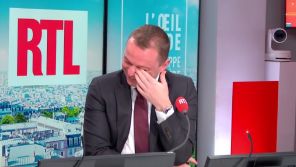 &quot;Un gouvernement composé à moitié de débiles&quot; : Olivier Dussopt pleure de rire face à Philippe Caverivière sur RTL