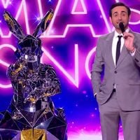 "Mask Singer" : La célébrité internationale sous le Kangourou démasquée en quelques secondes sur TF1