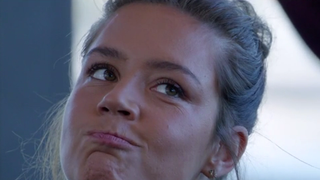 "Beaucoup de gens étaient déçus et je comprends" : Taclée pour son doublage de "Élémentaire", Adèle Exarchopoulos répond avec humour dans "Les rencontres du Papotin"