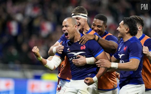 Gaël Fickou et les joueurs du XV de France.