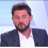 "On compare mon enfant à un animal" : Christophe Beaugrand victime de messages homophobes et haineux après son passage dans "C dans l'air"