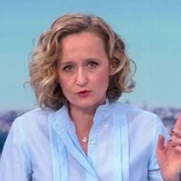 "Ça y ressemble" : Caroline Roux décrit cette séquence politique comme l'une des plus marquantes de sa carrière