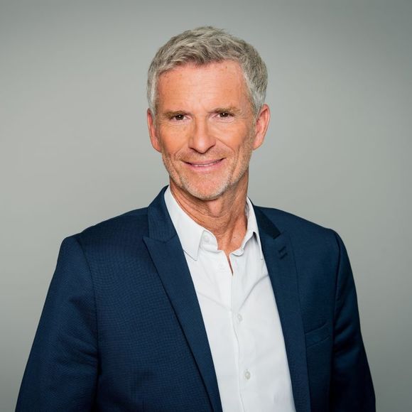 Denis Brogniart devient speaker pendant les Jeux Olympiques de Paris 2024 pour les épreuves d'athéltisme au Stade de France