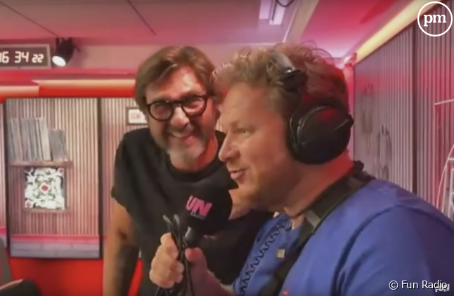 Clément Lanoue s'incruste dans les studiosn de RTL2 en direct sur Fun Radio avec Éric Jean-Jean