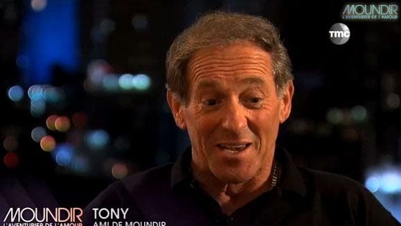 Tony de "Koh-Lanta" surprend Moundir dans "L'aventurier de l'amour" (vidéo)