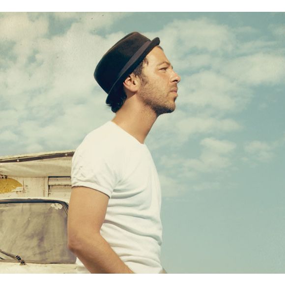 Christophe Maé sur la pochette de "On trace la route""