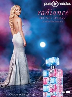 Britney Spears fait la publicité de son nouveau parfum, Radiance