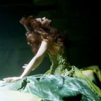 Clip : Après Take That, Cheryl Cole sort aussi "The Flood"