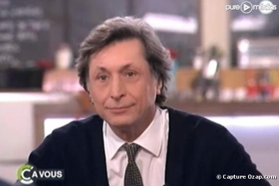 Patrick de Carolis, invité sur le plateau de C @ Vous (France 5) le 3 janvier 2011.