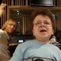 Vidéobuzz : le phénomène Keenan Cahill invité par David Guetta