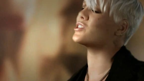 Charts US : Bruno Mars leader, Pink s'envole