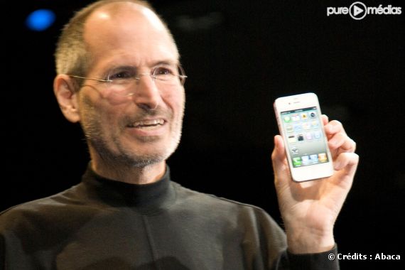 Steve Jobs présente l'iPhone 4.