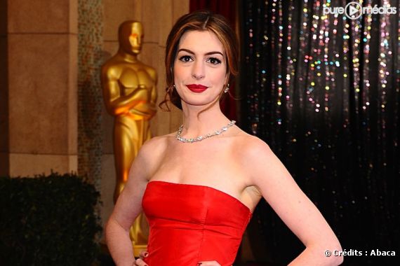 Anne Hathaway aux Oscars 2011