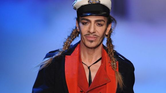 Dior supprime toute référence à John Galliano sur son site web