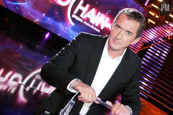 Christophe Dechavanne sur le plateau de "Qui sera le prochain ?".