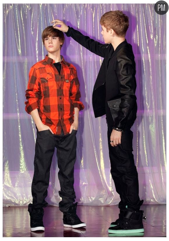 Justin Bieber découvre sa statue de cire au musée Madame Tussaud de Londres