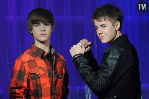 Justin Bieber découvre sa statue de cire au musée Madame Tussaud de Londres