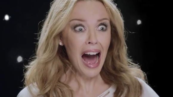 Kylie Minogue séquestrée par un fan pour une publicité