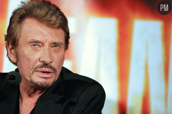 Tous les médias déroulent le tapis rouge à Johnny Hallyday qui sort lundi son nouvel album. RTL, TF1, Le Parisien : le chanteur squatte l'espace médiatique tout le week-end pour le plus grand bonheur de ses fans.