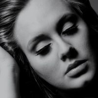 Charts US : Adele détrône Britney et passe la barre du million