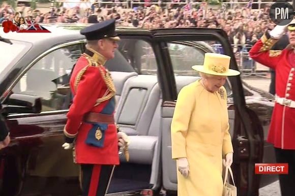 La reine Elizabeth II arrive à l'Abbaye de Westminster