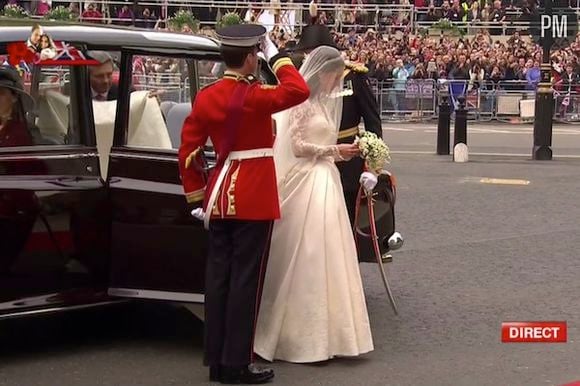 Kate Middleton arrive à l'Abbaye de Westminster