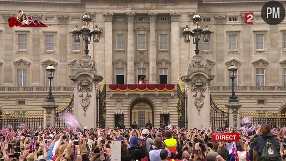 La famille royale sur le balcon de Buckingham