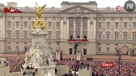 La famille royale sur le balcon de Buckingham