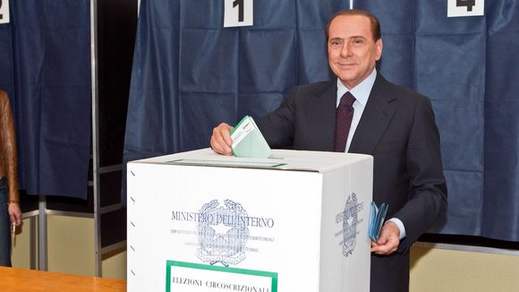 Italie : amendes pour cinq chaînes accusées de favoriser Berlusconi