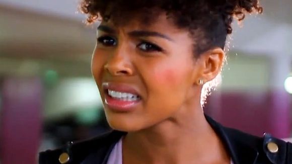 Clip : Ayo rend hommage à Michael Jackson avec "I Want You Back"