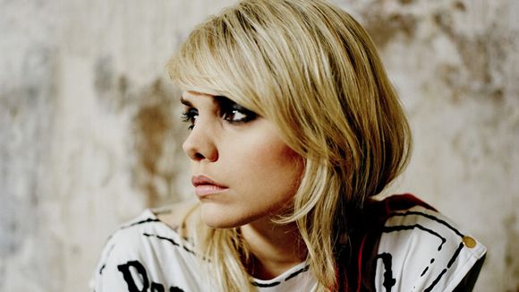 Coeur de Pirate joue les schtroumpfettes