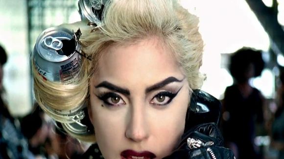 Lady Gaga passera aussi par le plateau de David Pujadas