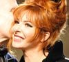 Mylène Farmer défile pour Jean-Paul Gaultier.