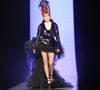 Mylène Farmer défile pour Jean-Paul Gaultier.