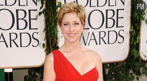 Edie Falco aux Golden Globes 2011