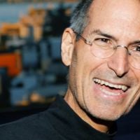 Steve Jobs démissionne de ses fonctions de directeur général d'Apple