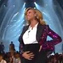 Beyoncé chante "Love on Top" aux MTV Video Music Awards 2011