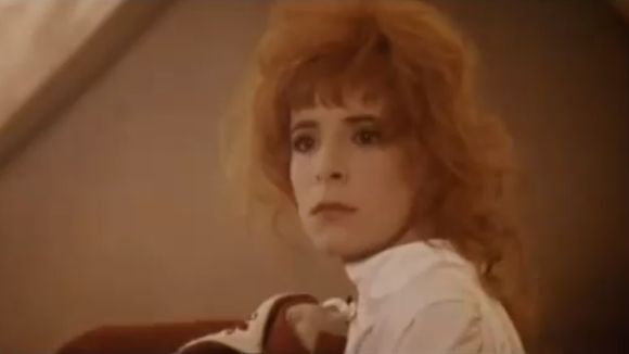 Mylène Farmer - "Pourvu qu'elles soient douces"