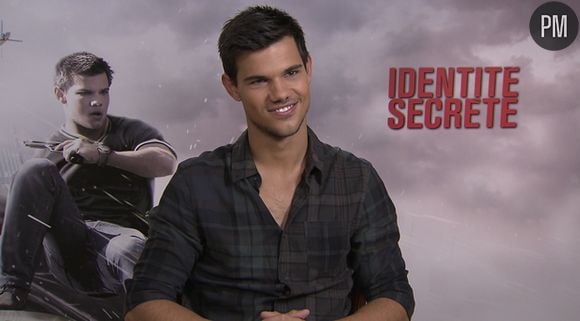 Taylor Lautner, interrogé par Charles Decant.