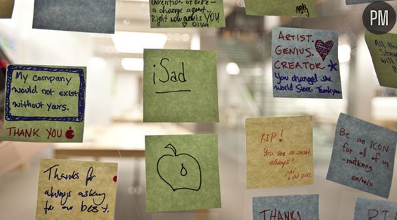 Hommage à Steve Jobs dans un Apple Store à San Francisco, où est implantée Apple.