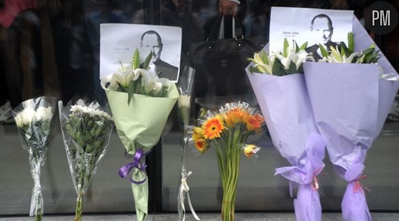 Aux quatres coins du monde, on pleure la disparition de Steve Jobs. Ici à Shangai, en Chine.