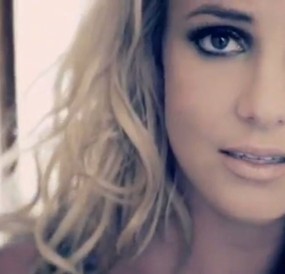 Britney Spears dans le clip de "Criminal"