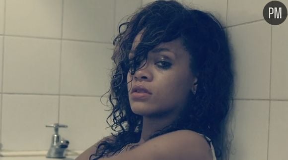 Rihanna dans le clip de "We Found Love"